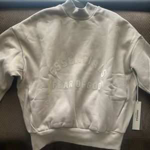 ESSENTIAL’S FEAR OF GOD CREWNECK